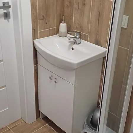 Center & Homely 아파트 *