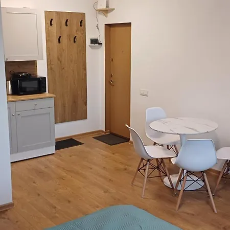 Center & Homely